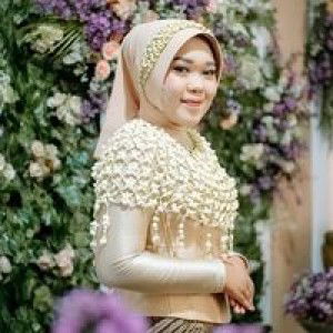 Evi Aprilia profile icon