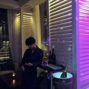 Rotee Areena profile icon