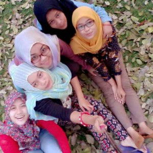 Maya Elvita sari profile icon