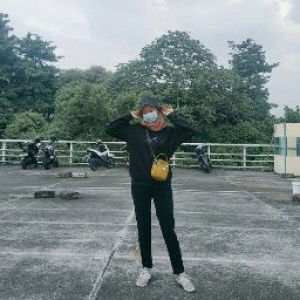 Era Riyanti profile icon