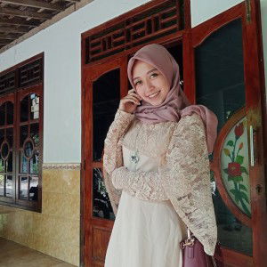 indah kecil profile icon