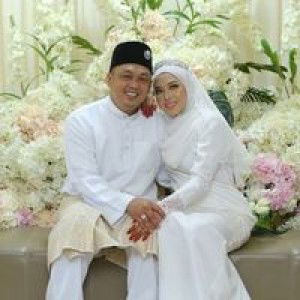 Mira Weini profile icon