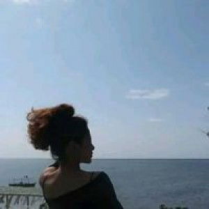 Lia Tey profile icon