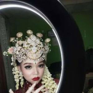 Putri Pebriani profile icon