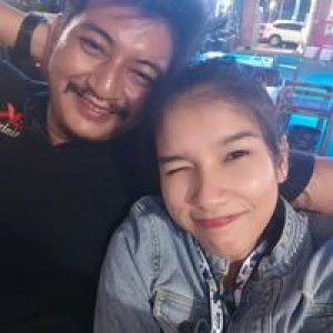 Chompunuch Suksri profile icon