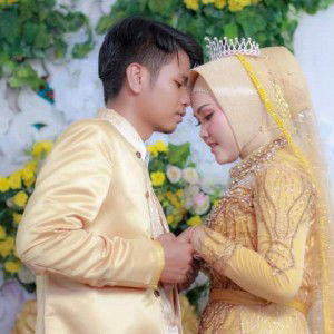 indah Desti lestari profile icon