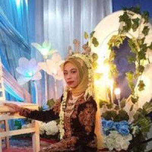 Wulan Suryani profile icon