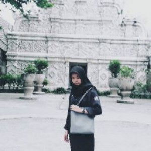 Lulu Karmia Lestari profile icon