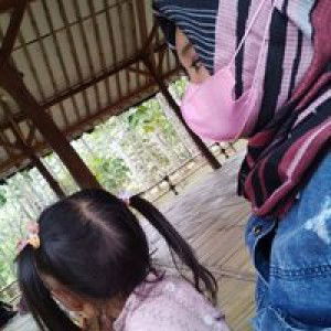 Bulan Redup profile icon