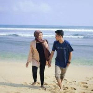 Putri Purwita Sari profile icon