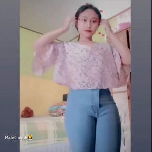 Wahyuni Karisma profile icon