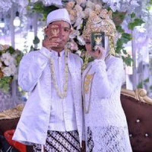 Riska Andiani profile icon