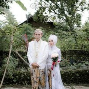 Etik Ambar Wati profile icon