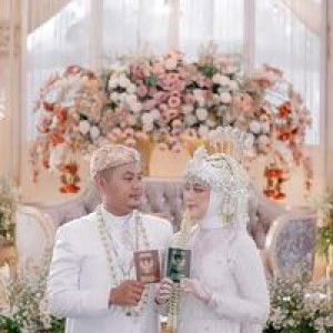 Lisa Dian Monika Sari profile icon