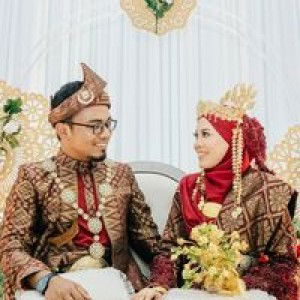 Umi Hanisah Haris profile icon