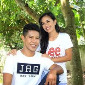 MeLhiza Avila Balog profile icon