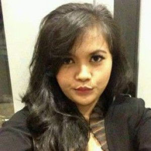 Emalia Desty profile icon