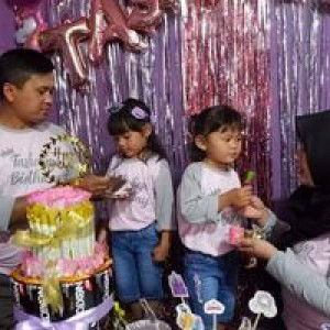 Resi Hendriani profile icon