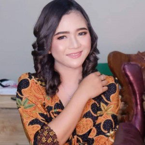 Etnika Dayanti profile icon