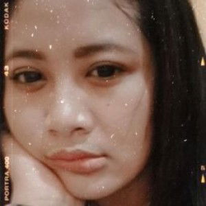 indah listari profile icon