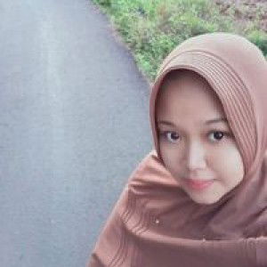 Emi Andrian profile icon