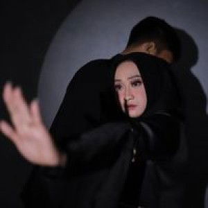 Rizky Eka Wardani profile icon