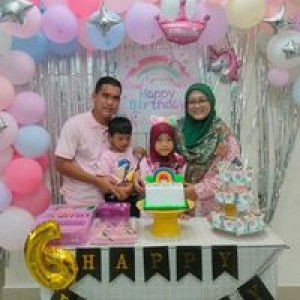 Adhwa Hanis profile icon