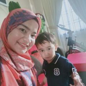 Nik Nur Asmira profile icon