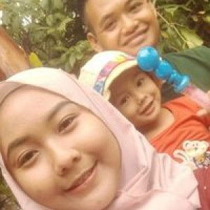 Rika Oktavia profile icon