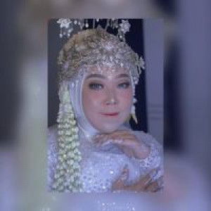 Putri Saniyah profile icon