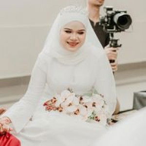 Adlina Ruslan profile icon