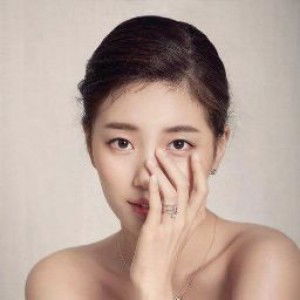 Suzy Lee profile icon