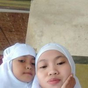 Sari Moonth profile icon