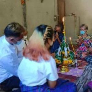 พ่ออาต น้องก้อง แม่นํ้า profile icon