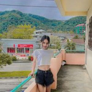 ใบ' เฟิร์น profile icon