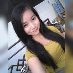 Hesti Permata profile icon