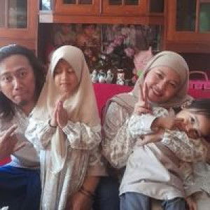 Erlina Monica profile icon