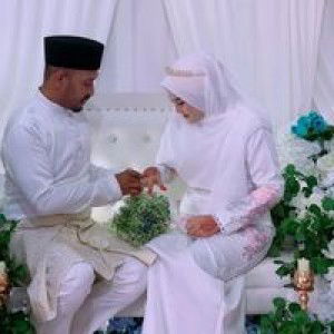 Nur Indah profile icon