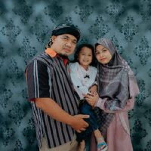 Estry Dyah profile icon