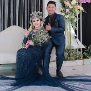 Novviya Phutrii profile icon