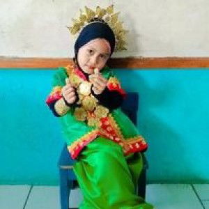 Dini Widya profile icon