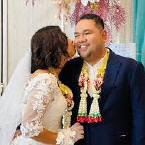 Pinny Charinrat profile icon