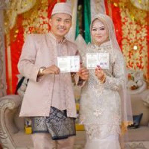 Dwi Suci Pratiwi profile icon