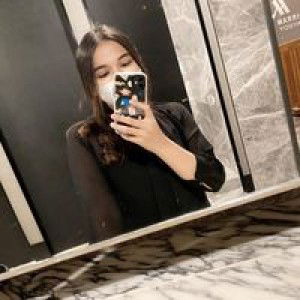 Reni Novita profile icon