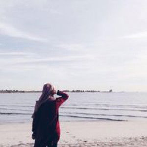 Ema Akhmar profile icon