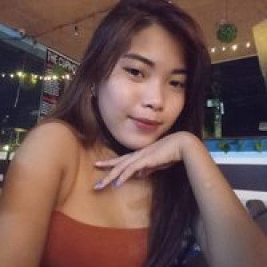 Ella May Robiño profile icon