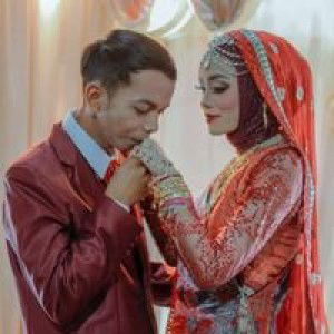 Hesti Puji profile icon