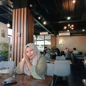 Rhe Ladzak profile icon