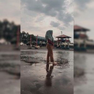 Lia Sutinah profile icon