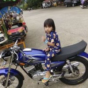 Chayy Alonee ALonee profile icon